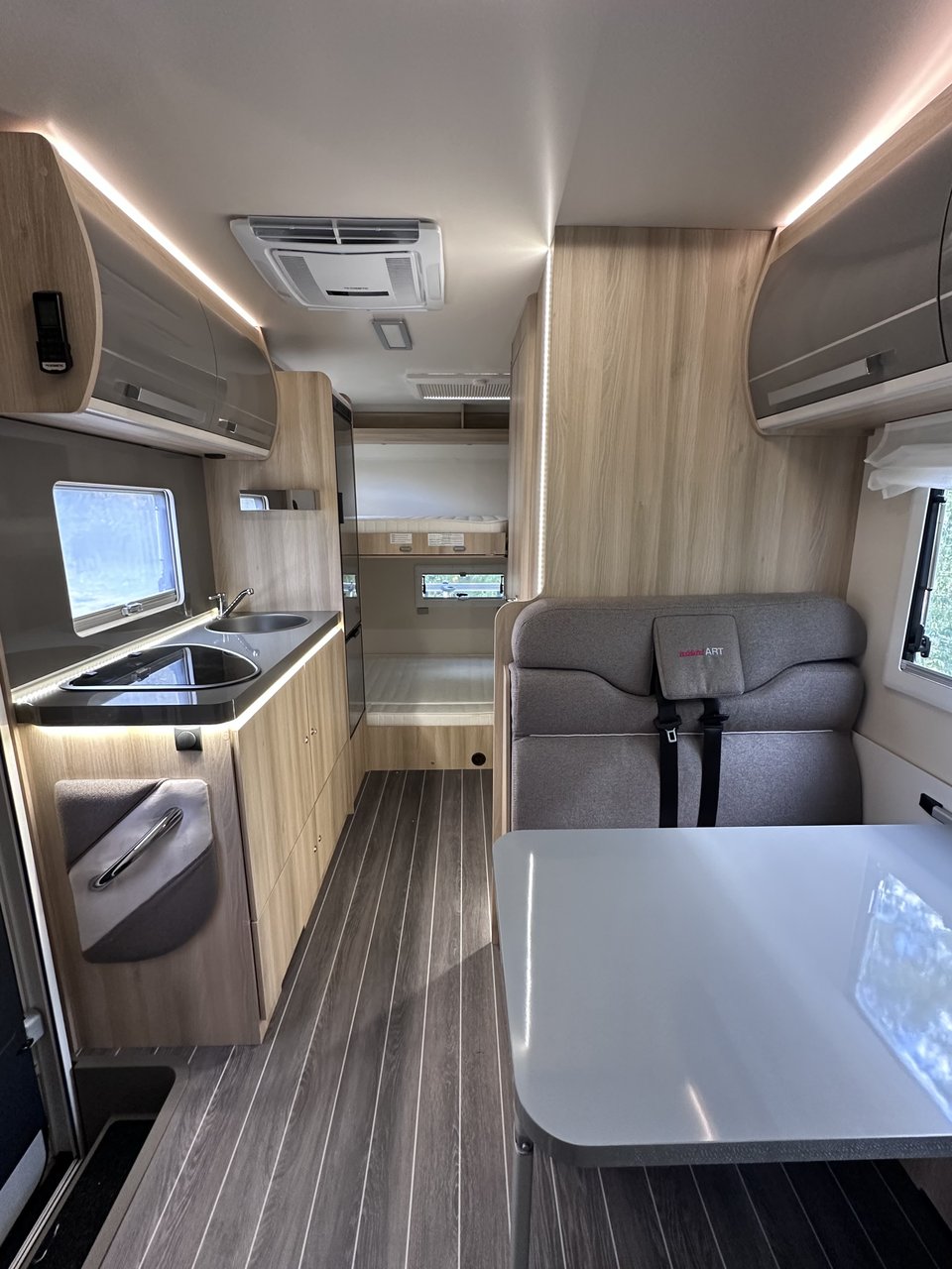 Ford Transit 6 osób (2025)